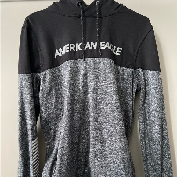 American Eagle Reflective Flex Workout Sweater - Picture 1 of 5
